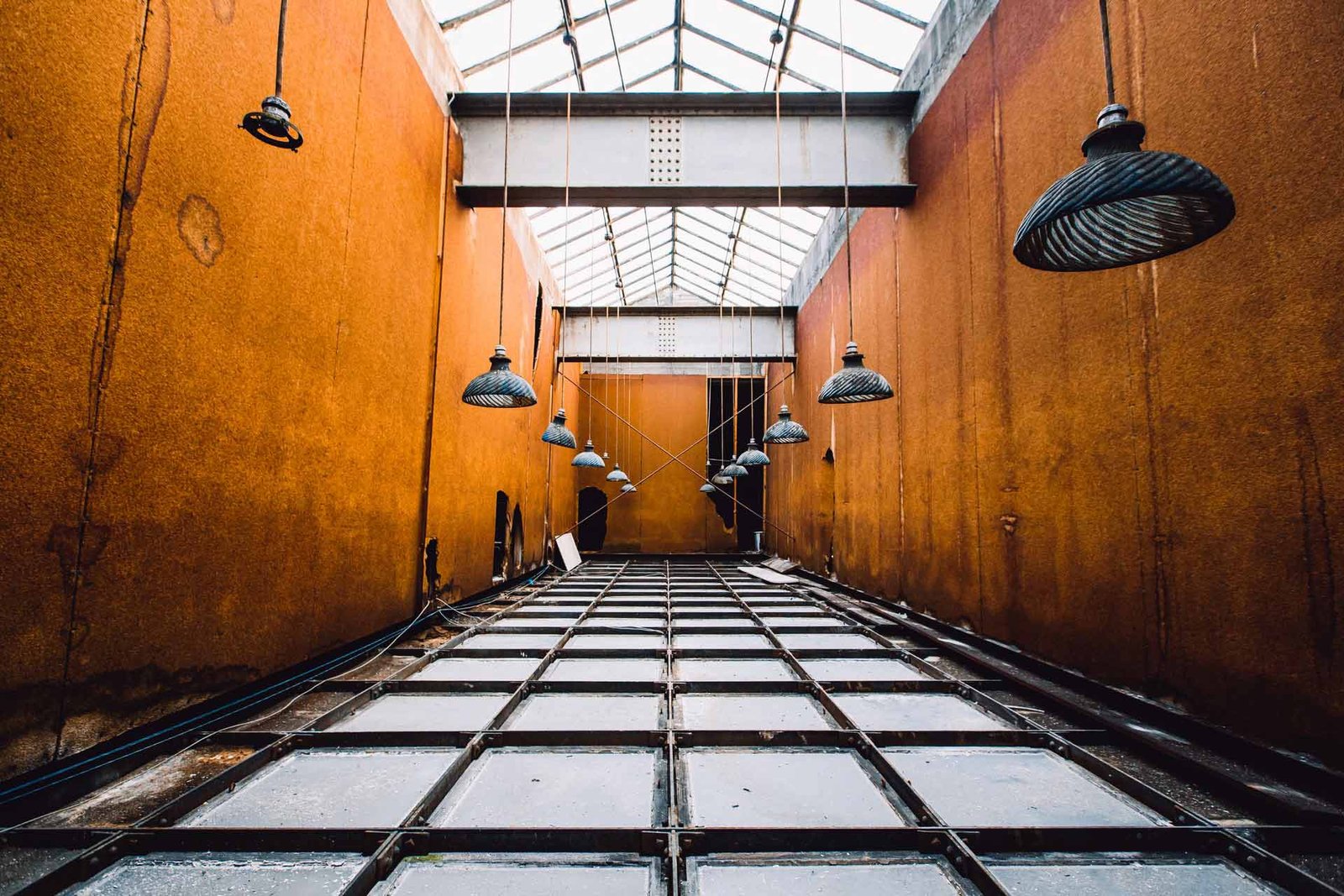 abandoned-architecture-building-2096610